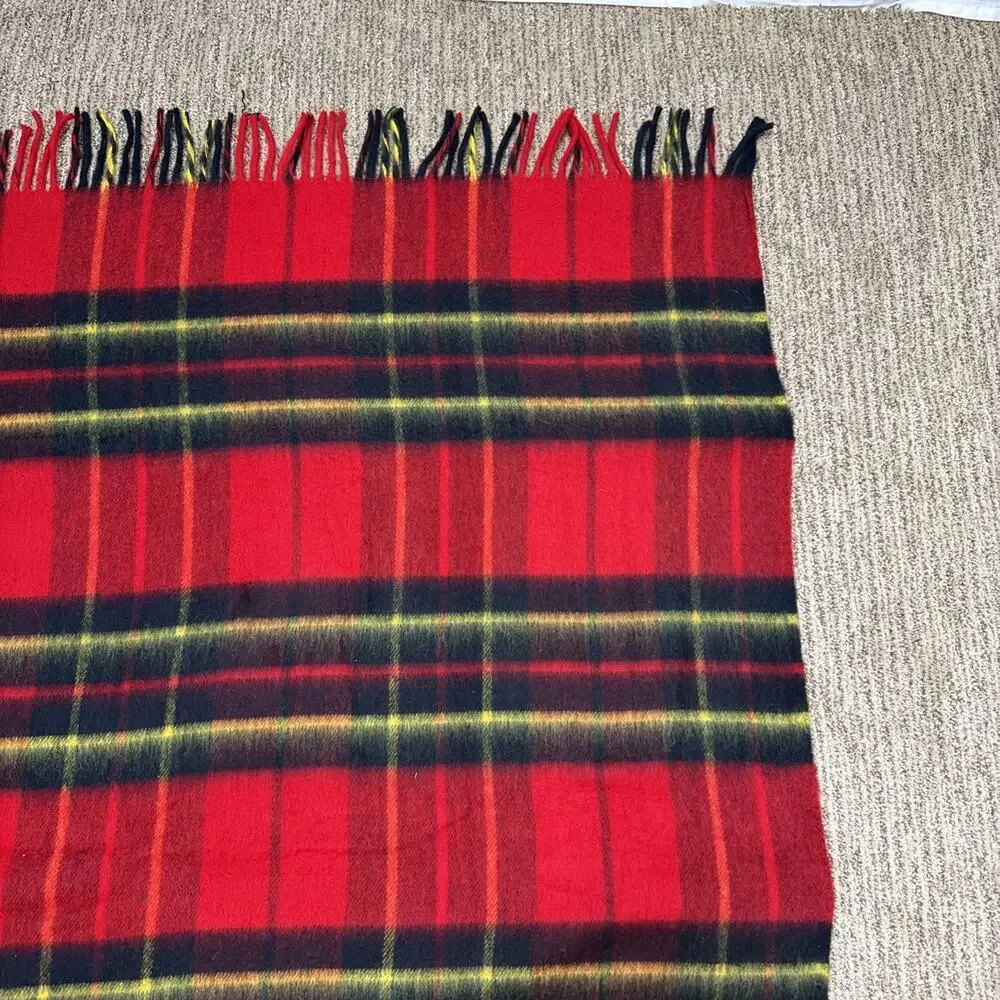 St Mary's Vintage Red Tartan Plaid Throw Stadium Blanket Fringe Trim Made in USA